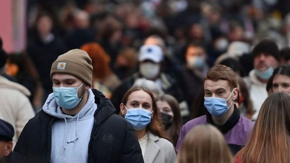 La OMS advirti� sobre uno de los riesgos del r�pido contagio de la variante �micron (Imagen ilustrativa).