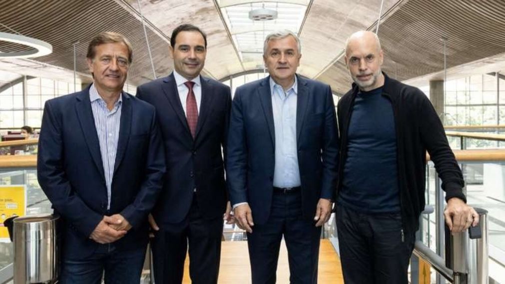 Los tres gobernadores radicales y Horacio Rodríguez Larreta tomaron posturas diferentes en cuento a la reunión con Martín Guzmán.