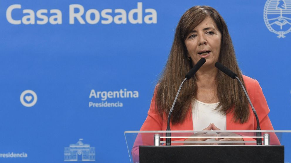 "Nadie se llevará la plata del país a costa del hambre y la salud de nuestra gente", advirtió Cerruti.