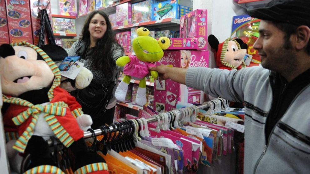 El sector juguetero espera con "expectativas" la llegada de los Reyes Magos (Télam).