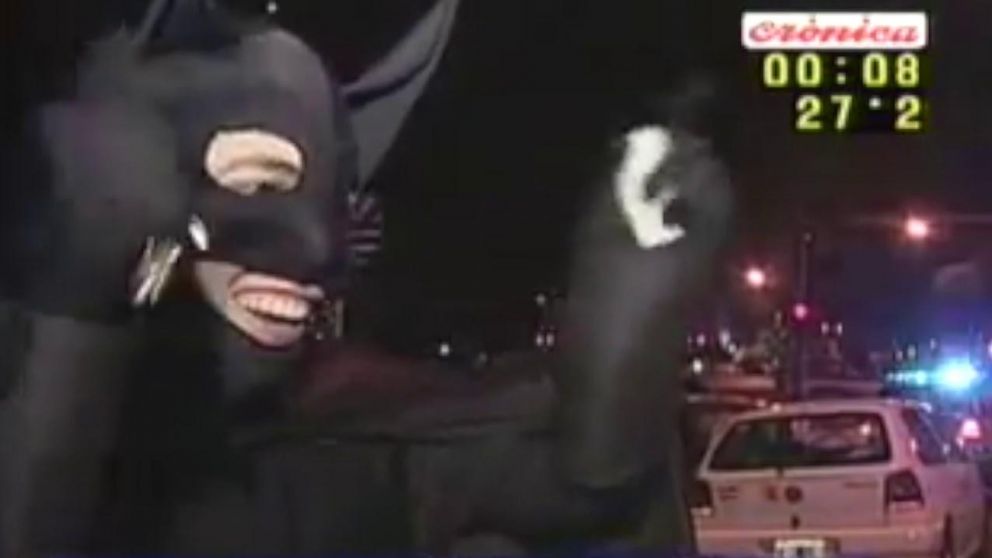Batman, el testigo del accidente de tránsito que ya forma parte de la televisión.