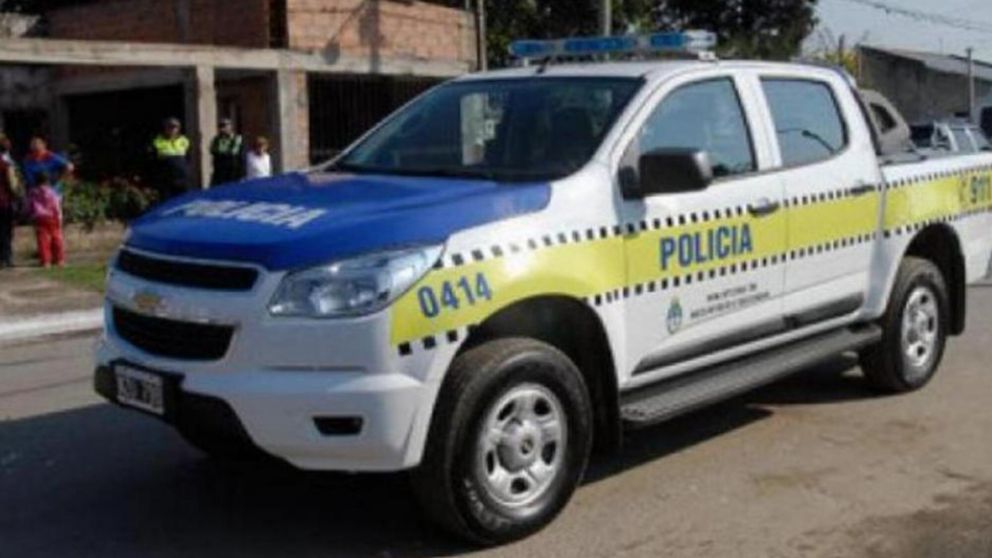 Personal de salud chocó a un inspector y agredió a un policía.