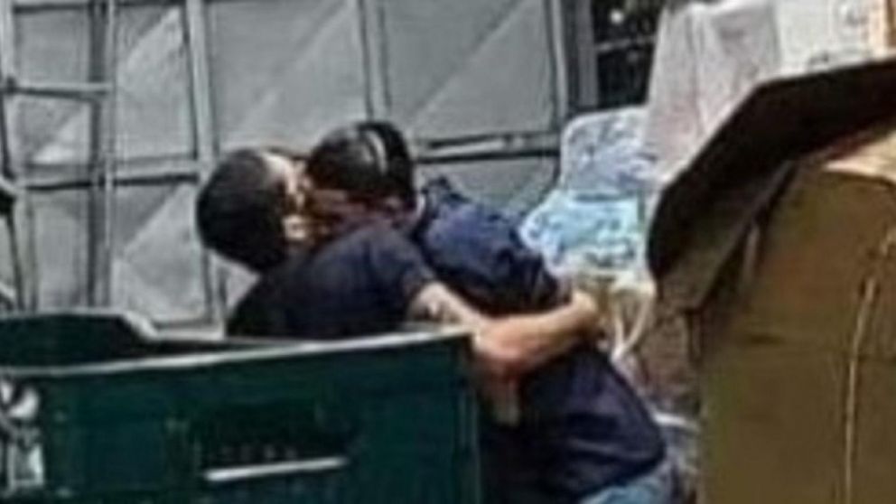 Agarr� a su esposo "con las manos en la masa" con un compa�ero de trabajo.