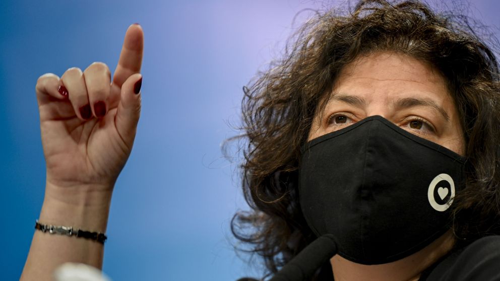 Carla Vizzotti inform� cu�nto se reducir� el tiempo de aislamiento seg�n la vacunaci�n.