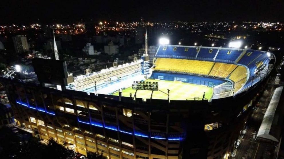 Filman OVNI sobrevolando La Bombonera: "No podía creer lo que veía".