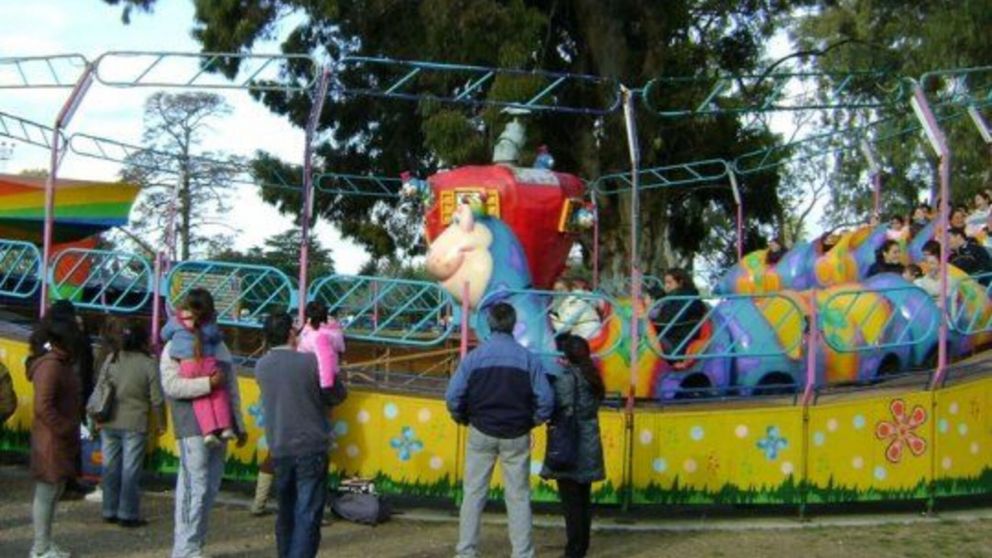 El juego "El gusanito" se descarriló en el Atlantic Park de La Lucila del Mar.