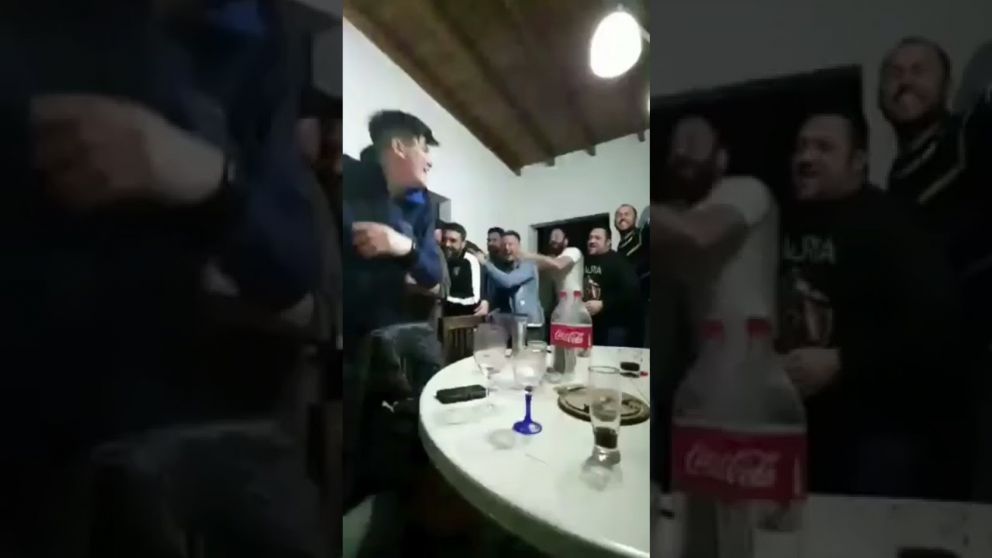 Son furor los memes del viral de WhatsApp "Quisiera saber con quién estás cog..." (imagen captura vídeo).
