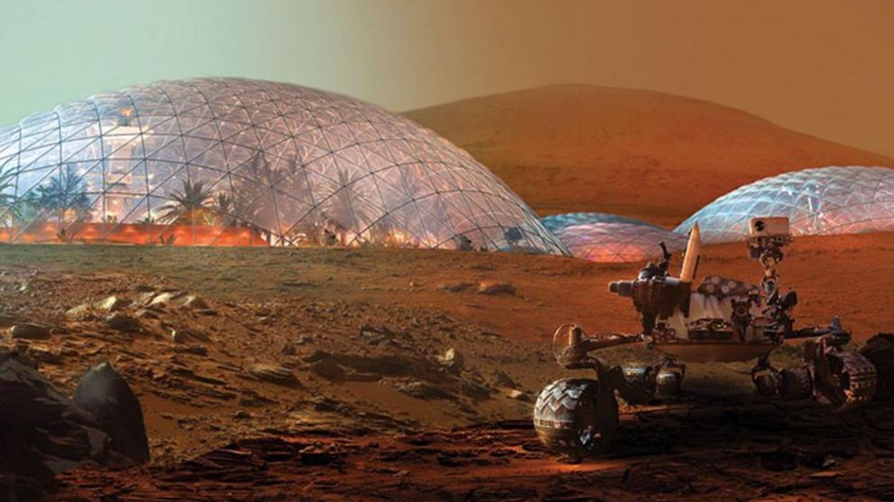 La viejera del tiempo dice venir del año 3812.