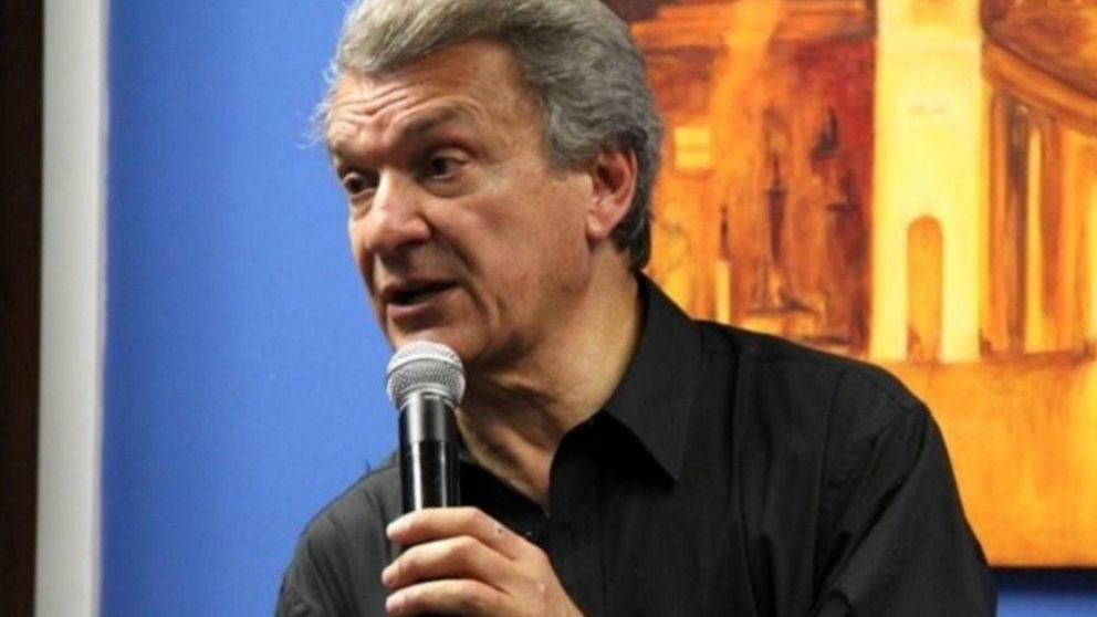 Murió el cantante chaqueño Elio Roca.