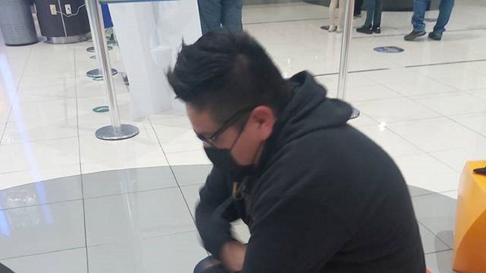 Empezó refregando sus entradas para Spiderman en Facebook, y terminó haciendo una denuncia por robo.