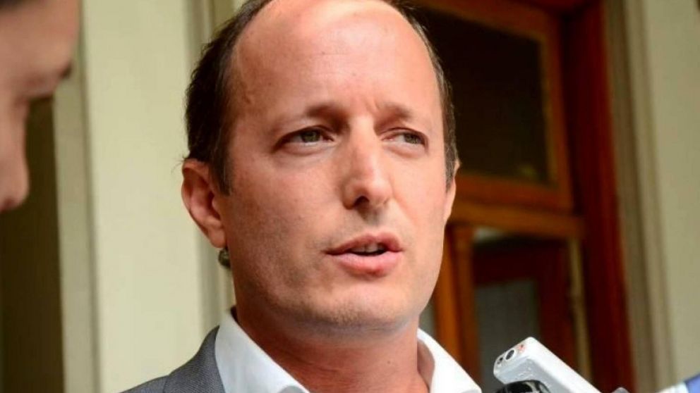 Martín Insaurralde: "Es un golpe a la recuperación de la economía y un retroceso para los municipios".