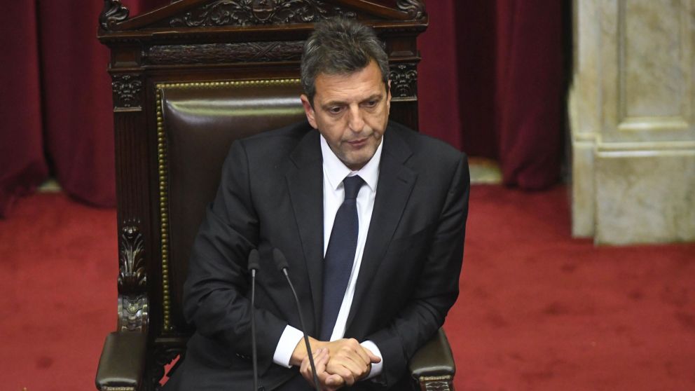 El presidente de la Cámara de Diputados, Sergio Massa, dio por finalizada la sesión tras el tratamiento del Presupuesto 2022 (Télam).