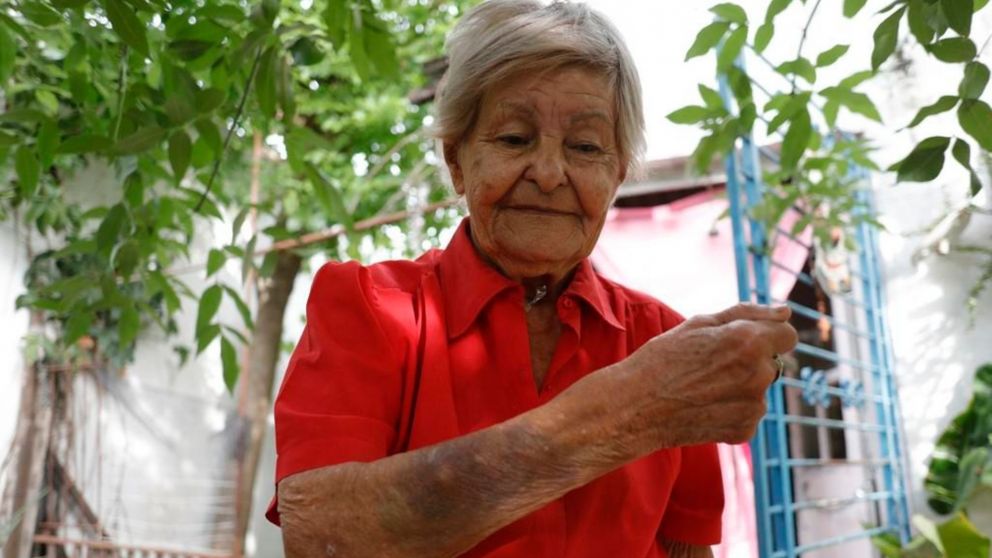 La mujer de 91 años que recató a una beba fue asaltada.