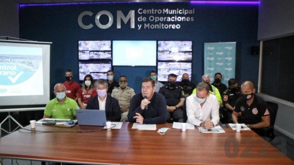 Montenegro y parte de su gabinete junto a las fuerzas de seguridad anunciaron controles parea el verano.