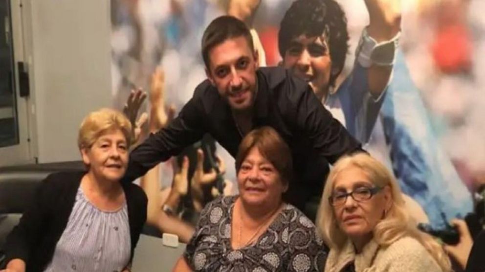 Las hermanas de Diego Maradona junto a Matías Morla, el ex representante del "10".