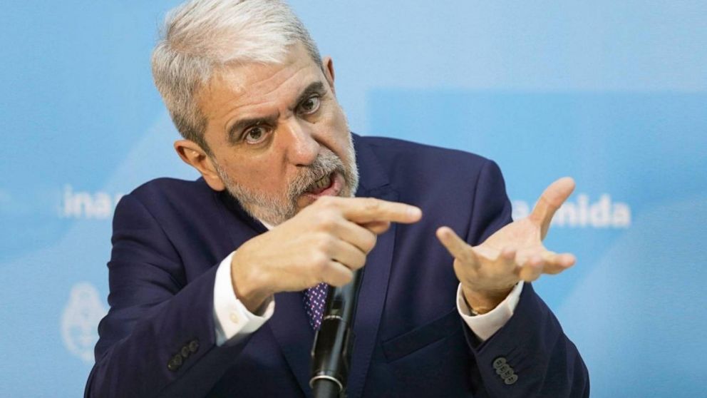 Aníbal Fernández afirmó que en las fuerzas de seguridad "hay estúpidos" que "actúan como mafiosos".
