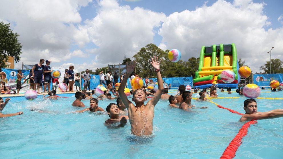 Las colonias de vacaciones se presentan como una opción cercana y práctica para los padres que deban seguir trabajando.