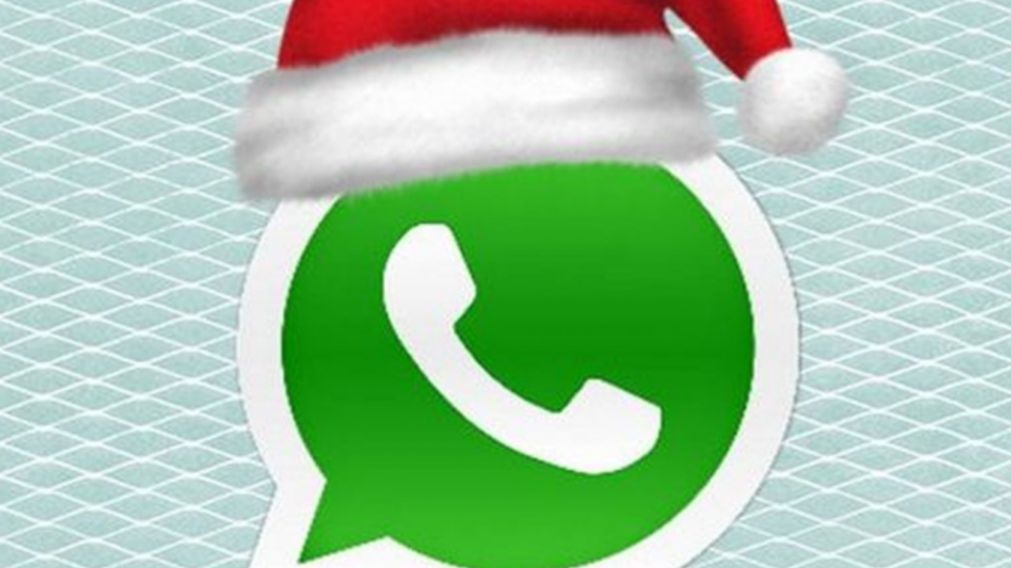 Seguí el paso a paso para agregarle un gorrito navideño a tu WhatsApp.
