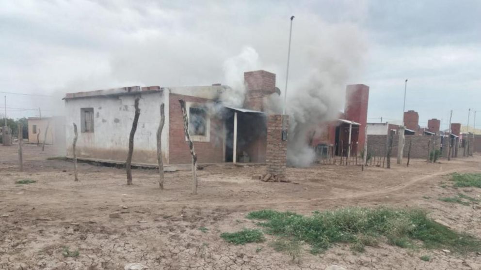 La vivienda siniestrada est� situada en el barrio 27 de Octubre de la localidad de�Villa Atamisqui, en Santiago del Estero.