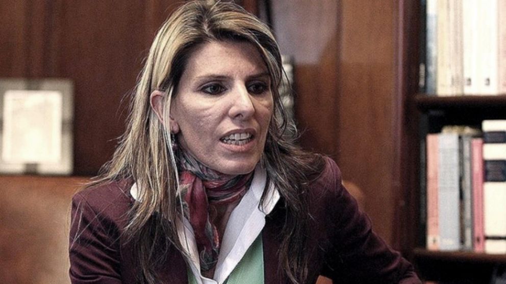 Sandra Arroyo Salgado fue apartada por "falta de imparcialidad" en la causa que tiene como imputado al fiscal Claudio Scapolan.