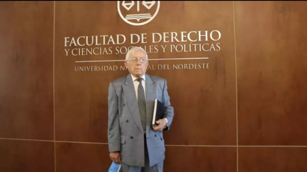 Ojeda todavía está sorprendido por su graduación: "Imagínese, toda mi vida fui chapista, esto es un sueño" (gentileza El Litoral).
