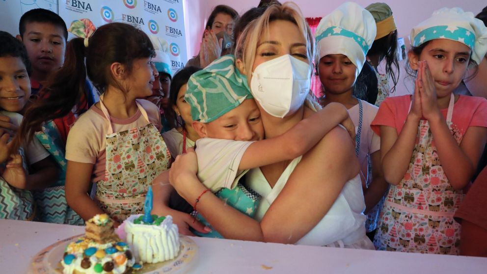 Fabiola Yañez visitó el comedor Esperanza Kilme, ubicado en Quilmes.