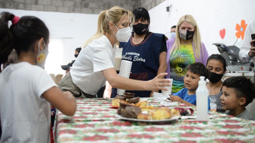 Fabiola Yáñez volvió a visitar el centro del que es presidenta honoraria.