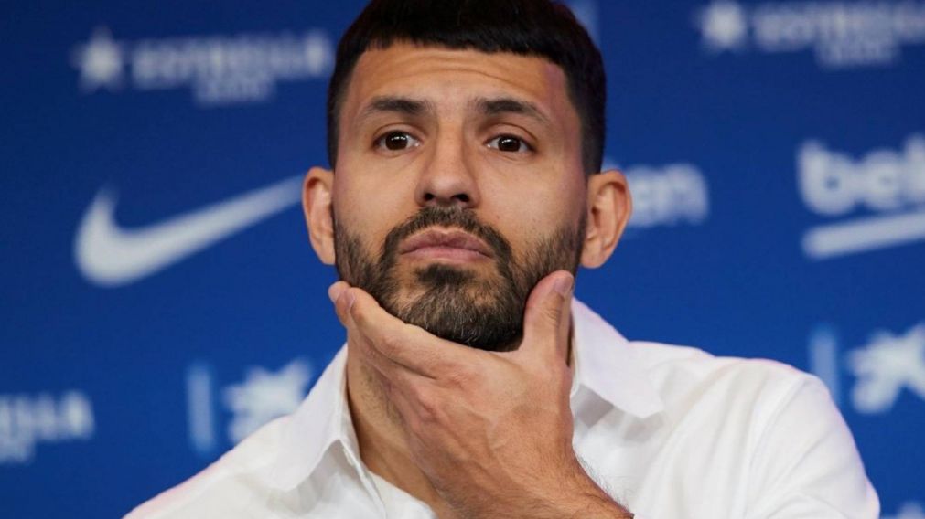 El "Kun" Agüero evitó hablar de su arritmia y agradeció el apoyo recibido.