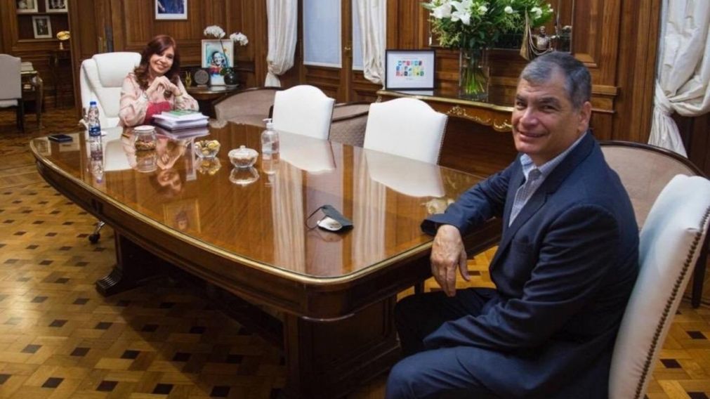 Cristina Fernández de Kirchner se reunió en el Senado con Rafael Correa (Twitter).