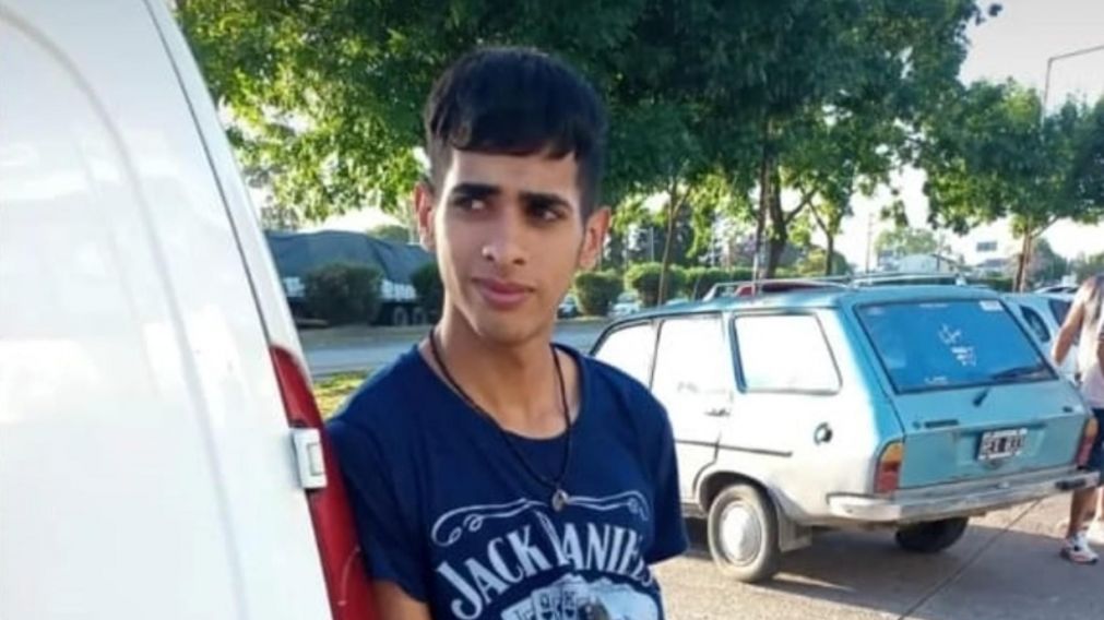 Este era Sebastián Juan Godoy, de 19 años, quien fue agredido a cuchilladas frente a su vivienda.