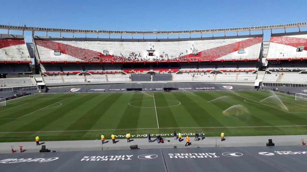 La fiscalía quiere saber si se omitió tomar medidas de seguridad para el ingreso al estadio.