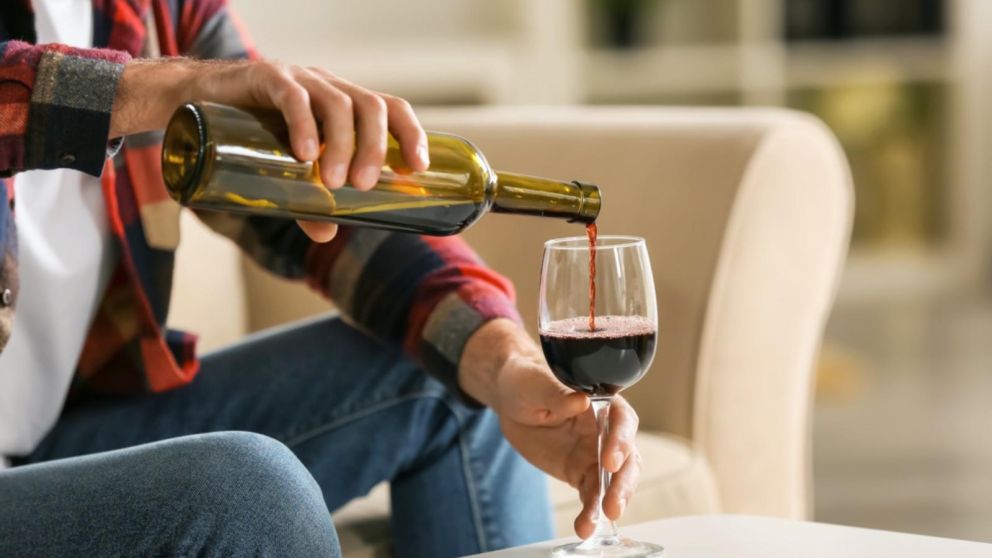 A más de 500 años desde la primera producción a nivel local, el país cuenta con 17.000 productores, más de 20.000 viñedos y 900 bodegas activas.
