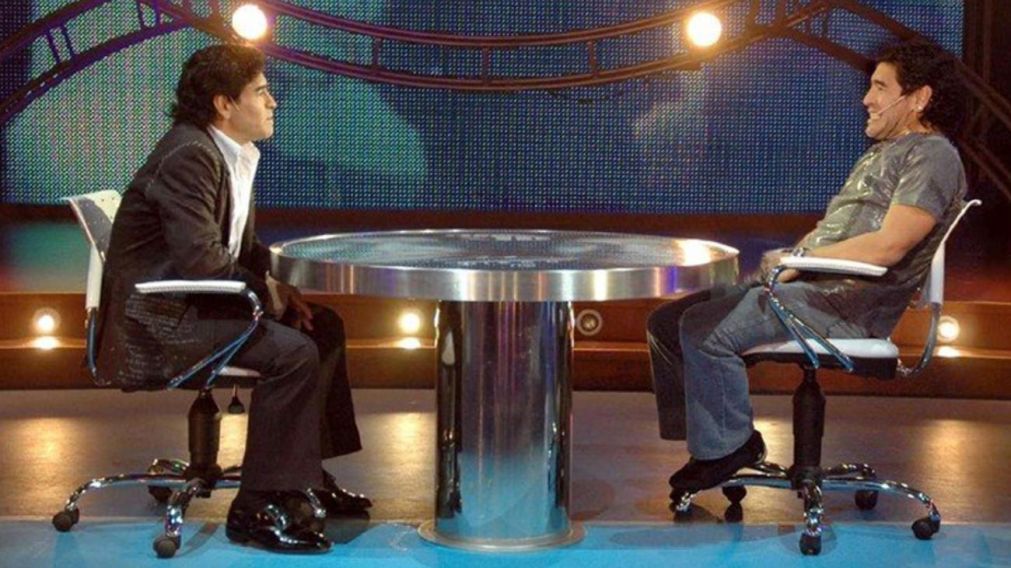 Diego Maradona entrevist� a Diego Maradona en una noche inolvidable (Captura de TV).