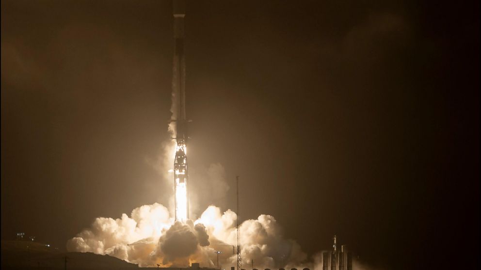 El DART (Double Asteroid Redirection Test) despegó en la noche del martes a bordo de un cohete SpaceX.