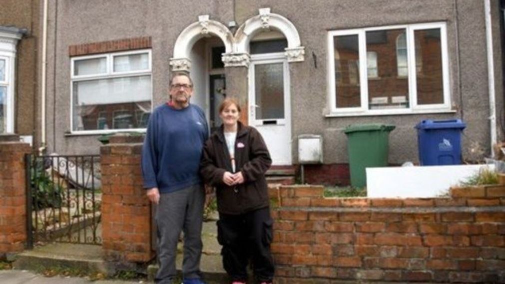 Se fueron de vacaciones y cuando regresaron se percataron que unos amigos le habían usurpado su casa (imagen GrimsbyLive).