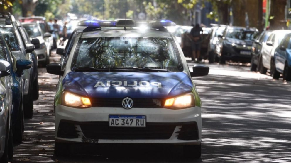 La policía busca al responsable de un intento de secuestro de una beba.