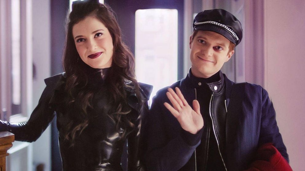 Bonding es una de las series cortas de Netflix para mirar en una tarde.