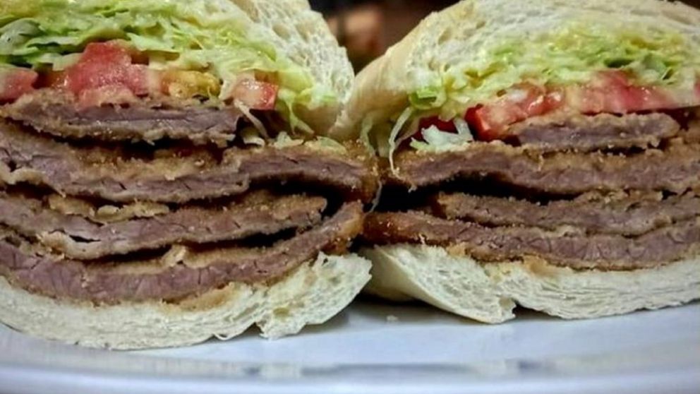 Es oriundo de Tucumán, pesa casi un kilo y tiene cuatro pisos.