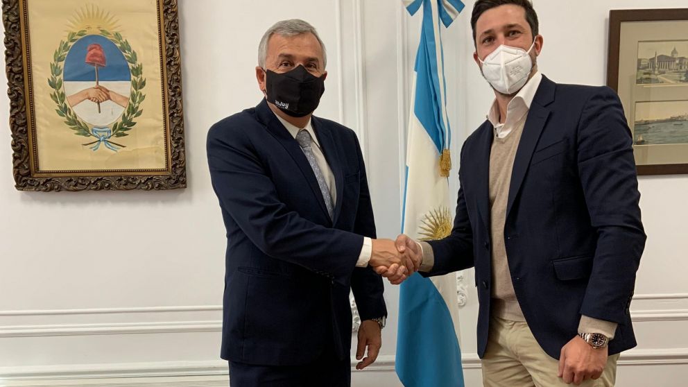 El encuentro entre el gobernador y los empresarios españoles tuvo lugar en la embajada argentina en Madrid.
