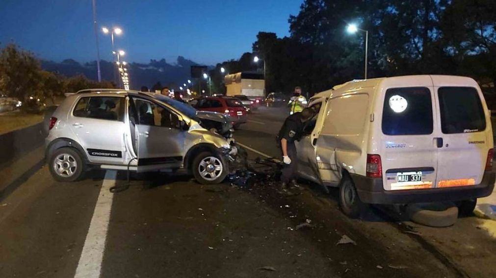 As� quedaron los veh�culos tras la colisi�n en la autopista