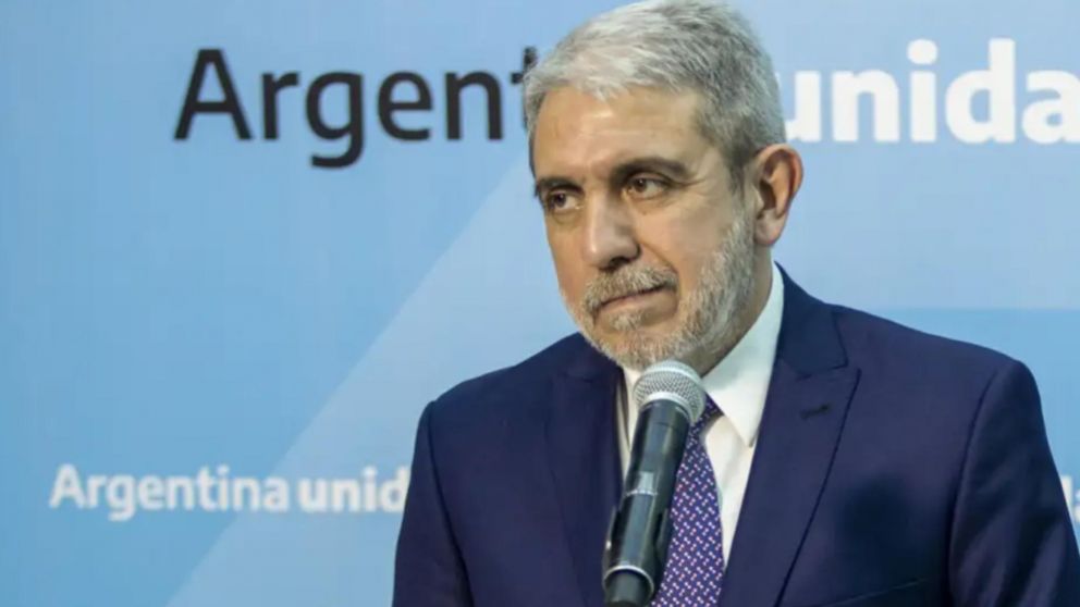 Aníbal Fernández cruzó a Macri, después de que el ex mandatario hablara de una "transición" (Perfil).