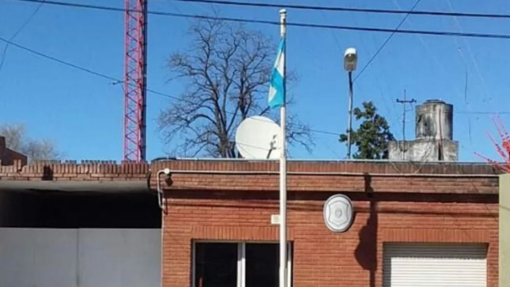 Personal de la comisaría octava trabajó en el lugar.