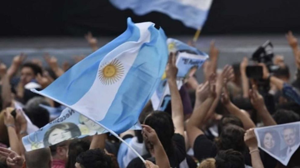 Juntos por el Cambio pide que "reconozcan la derrota" pero para el Frente de Todos "a veces no ganas pero ganas igual".