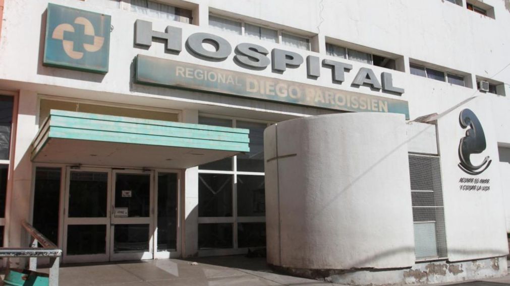 Ambos j�venes apu�alados est�n internados en el mismo hospital.