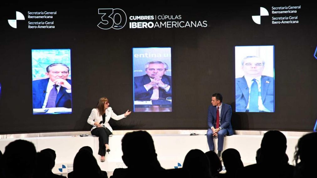 Alberto Fern�ndez afirm� durante una videoconferencia desde la Casa Rosada que es necesario �un sistema iberoamericano 4.0"