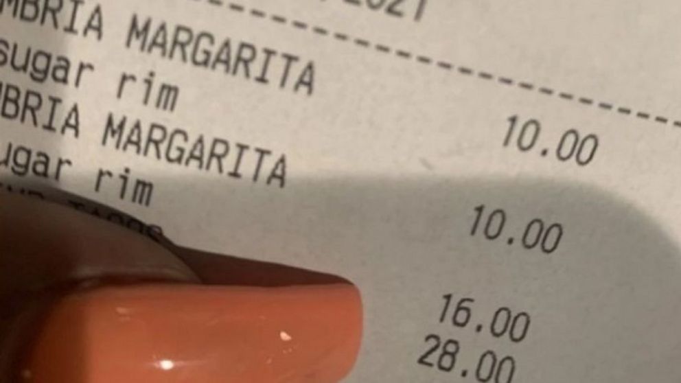 La joven consideró una "falta de respeto" la descripción y denunció el hecho en Twitter.