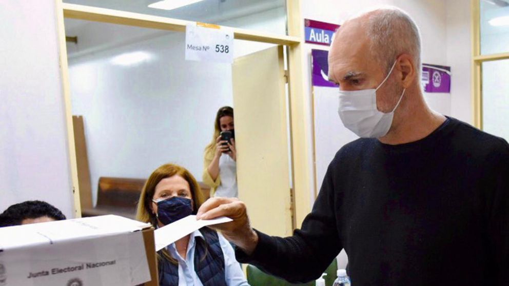 Horacio Rodríguez Larreta votó en la Facultad de Derecho de la UBA (Twitter).