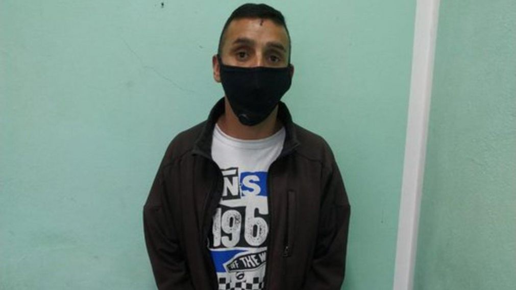 Claudio Hugo Gast�n Gonz�lez, de 43 a�os, se present� en los tribunales de San Mart�n,