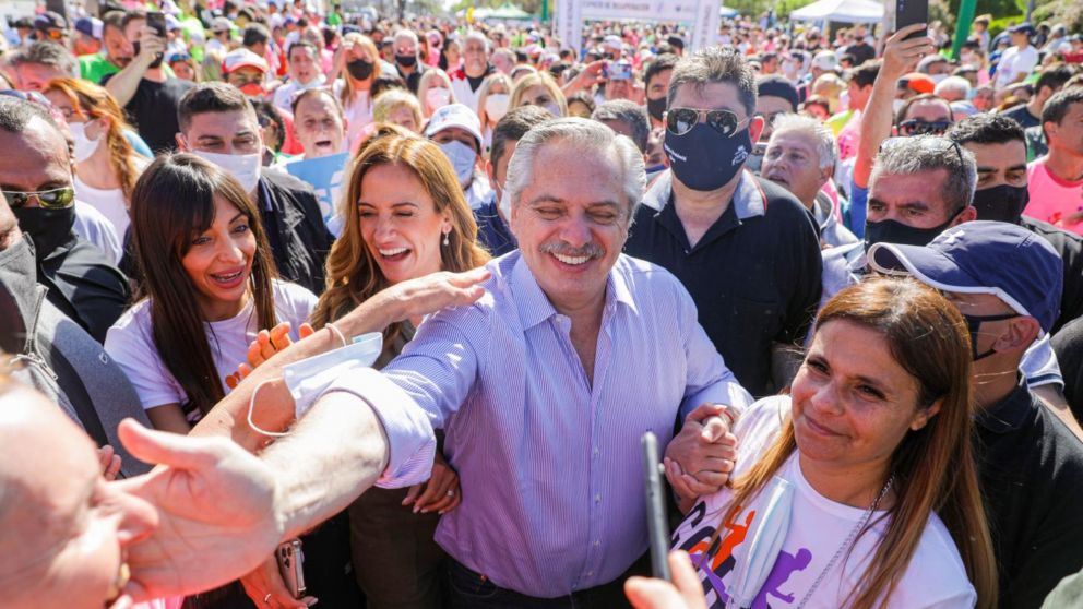 El Presidente visitó José C. Paz junto a Tolosa Paz.