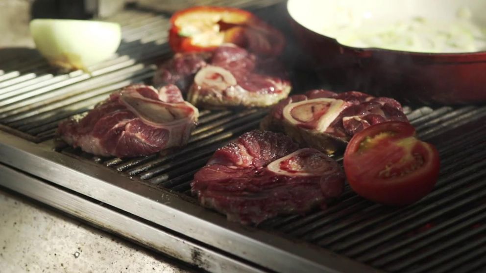 El osobuco braseado o la parrilla es una opción rápida para cocinar.